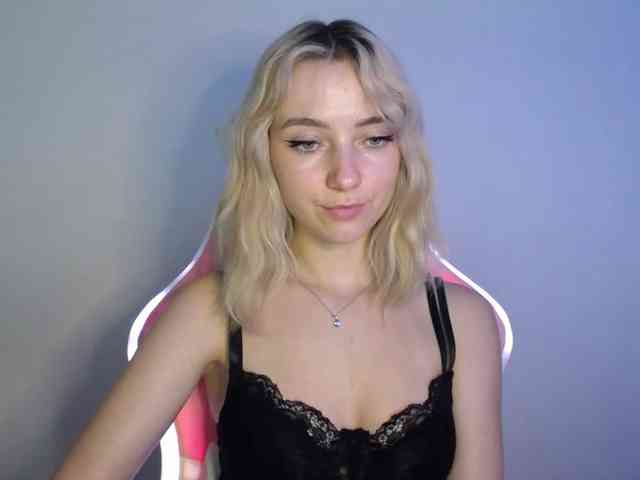 LuciaGlow webcam
