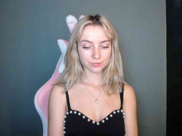 LuciaGlow webcam