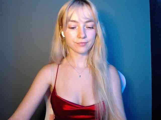 LuciaGlow webcam