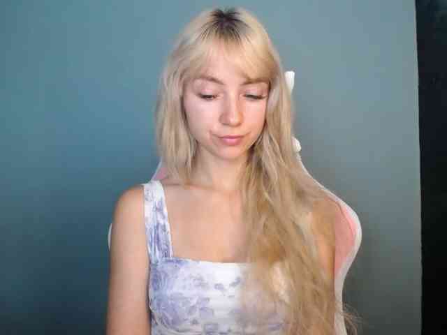 LuciaGlow webcam