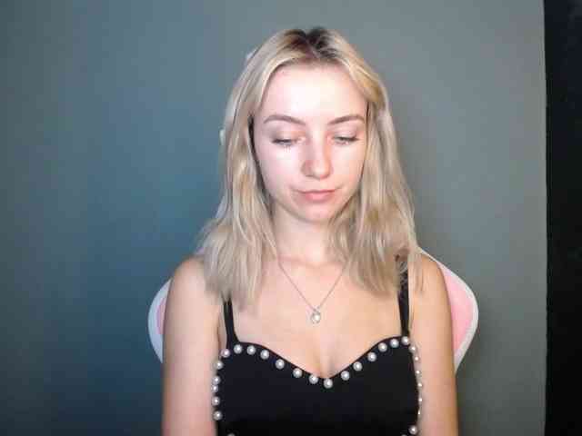 LuciaGlow webcam