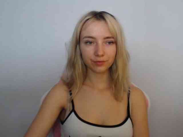 LuciaGlow webcam