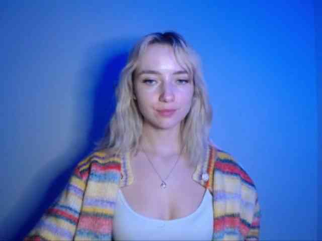 LuciaGlow webcam