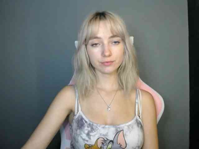 LuciaGlow webcam