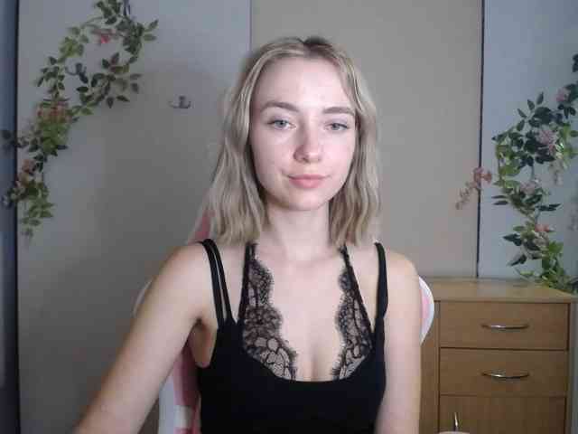 LuciaGlow webcam