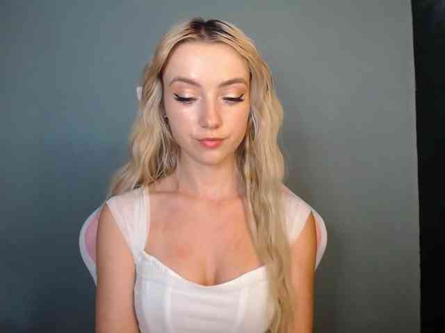 LuciaGlow webcam