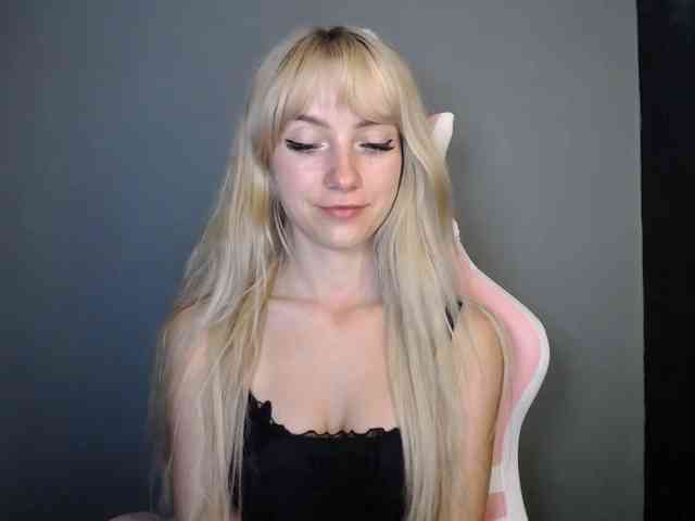 LuciaGlow webcam