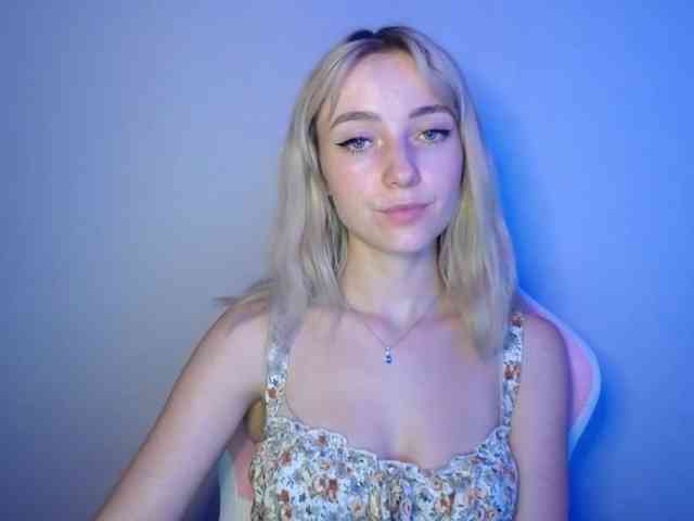LuciaGlow webcam