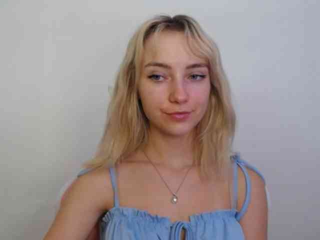 LuciaGlow webcam
