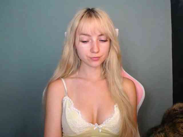 LuciaGlow webcam