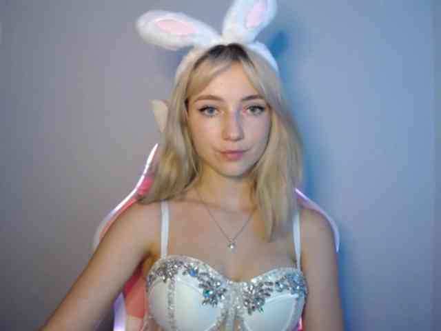LuciaGlow webcam