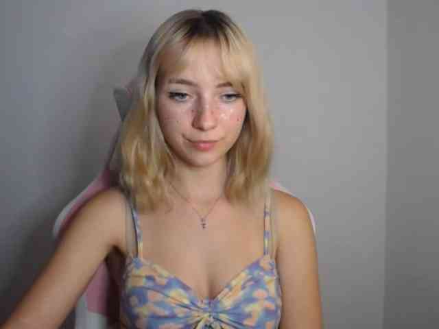 LuciaGlow webcam