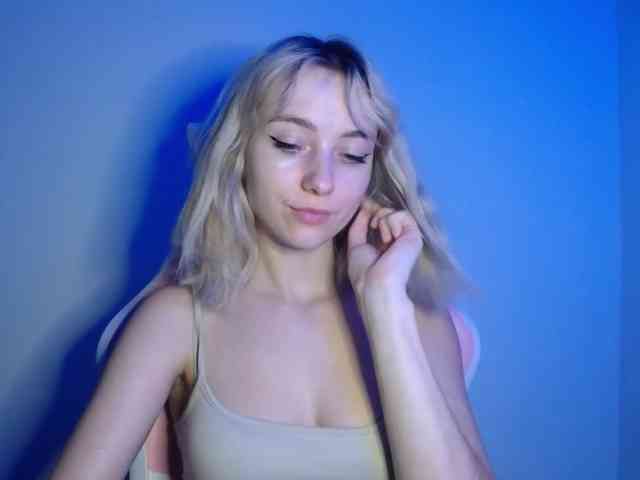 LuciaGlow webcam