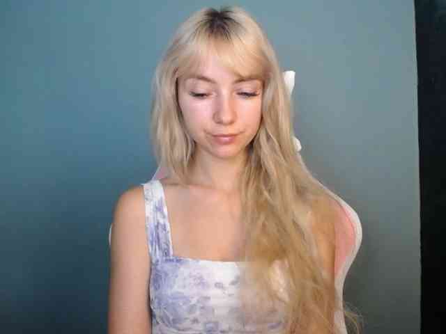 LuciaGlow webcam