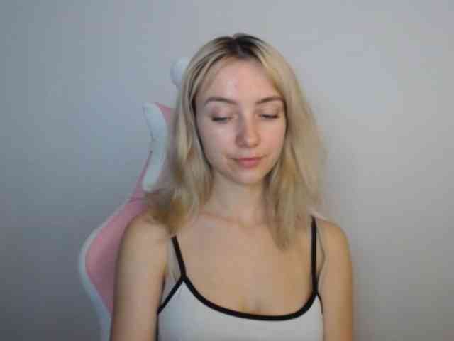 LuciaGlow webcam