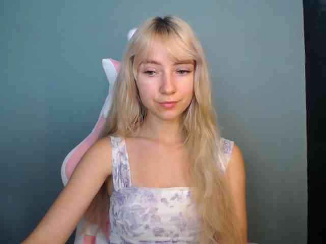LuciaGlow webcam