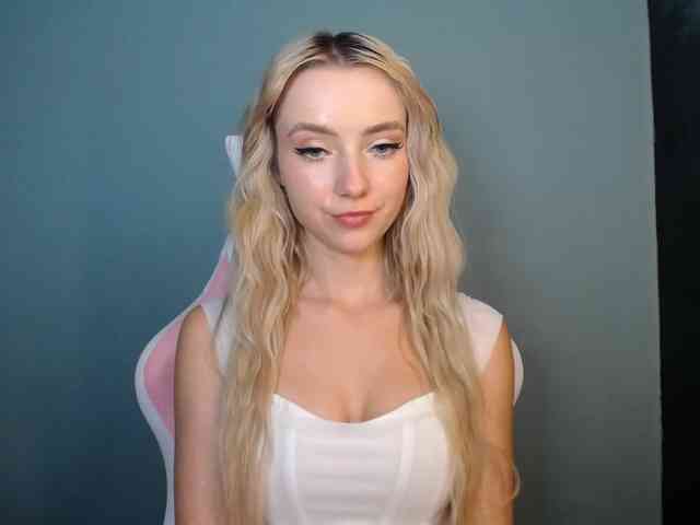 LuciaGlow webcam