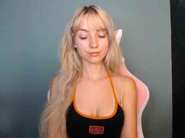 LuciaGlow webcam