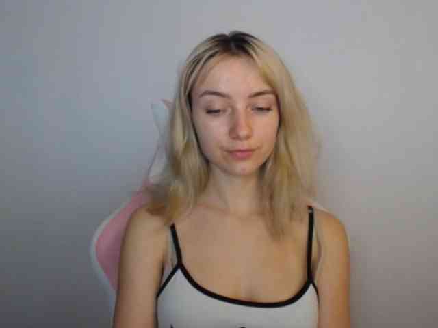 LuciaGlow webcam