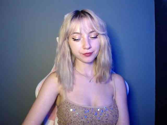 LuciaGlow webcam