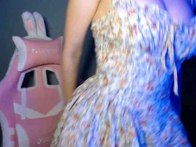 LuciaGlow webcam
