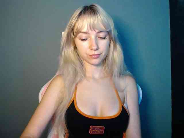 LuciaGlow webcam