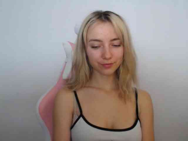 LuciaGlow webcam