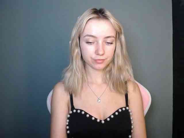 LuciaGlow webcam