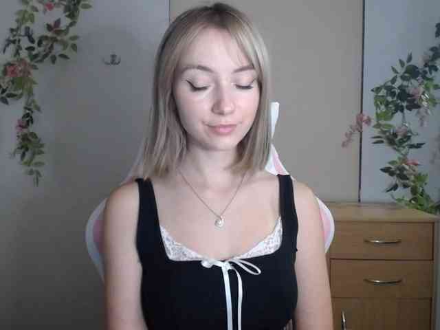 LuciaGlow webcam