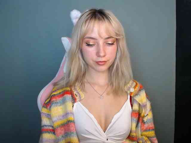 LuciaGlow webcam