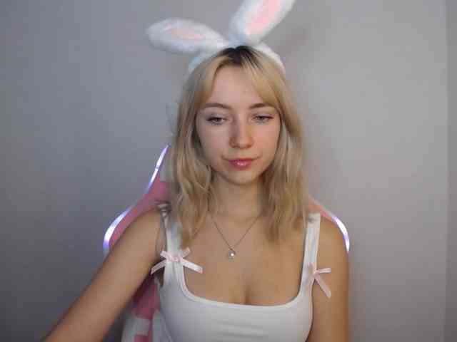 LuciaGlow webcam