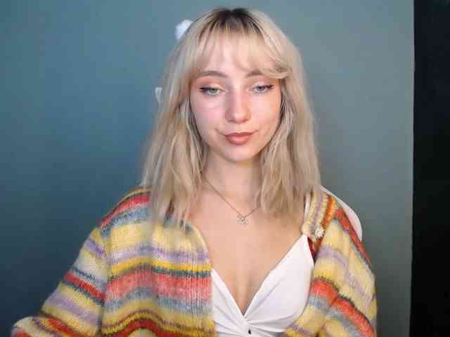 LuciaGlow webcam