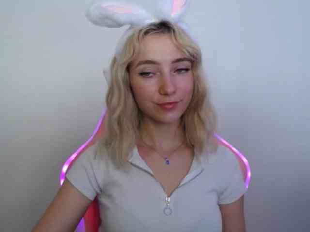 LuciaGlow webcam