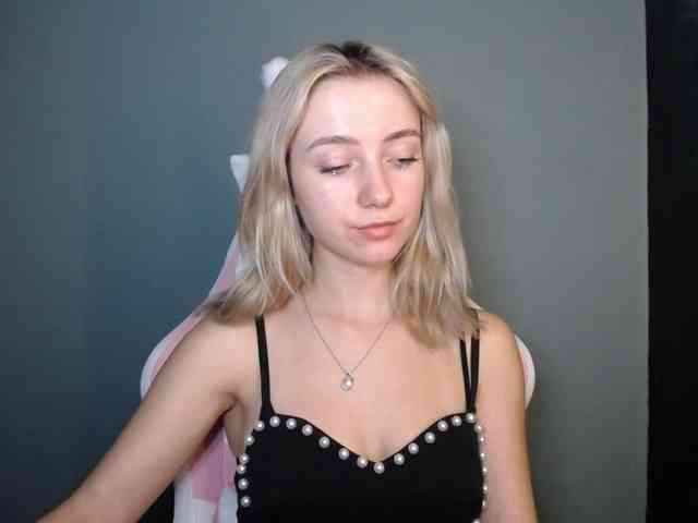 LuciaGlow webcam