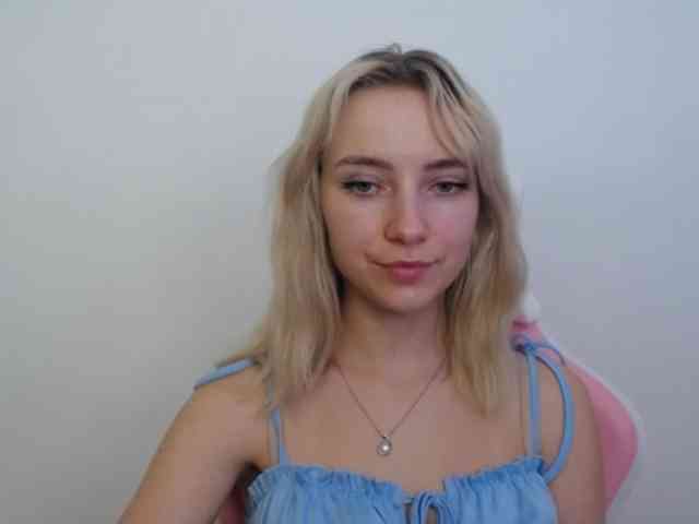 LuciaGlow webcam