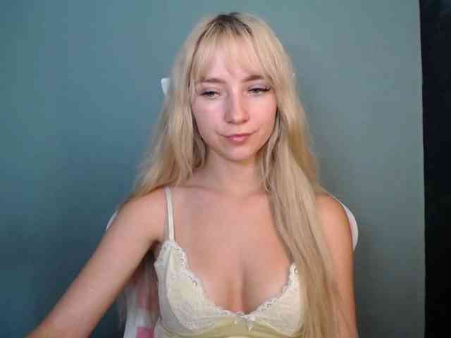 LuciaGlow webcam
