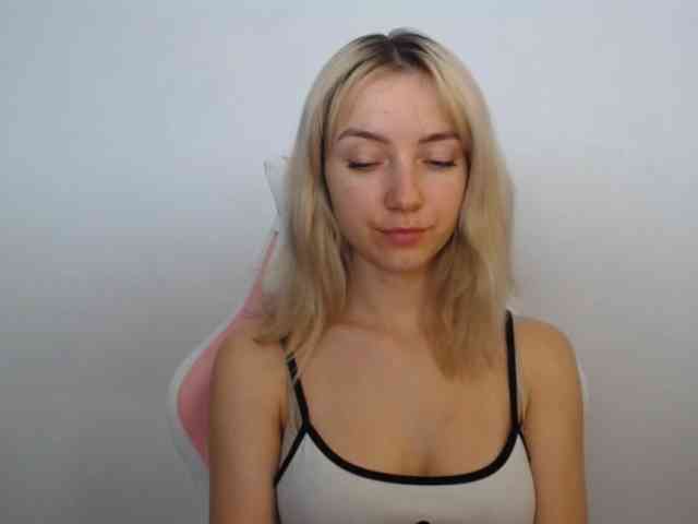 LuciaGlow webcam