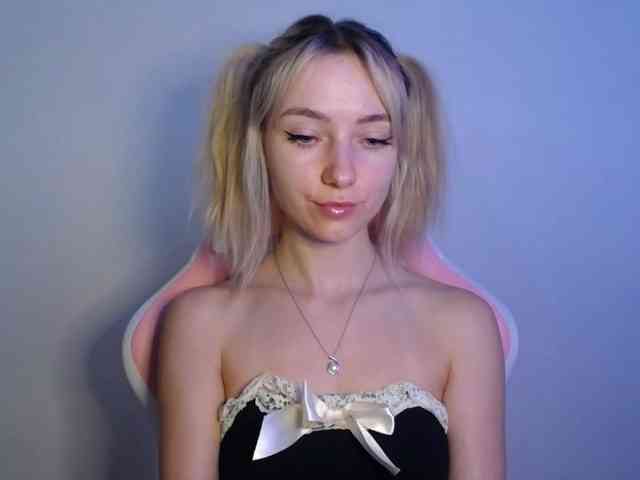 LuciaGlow webcam