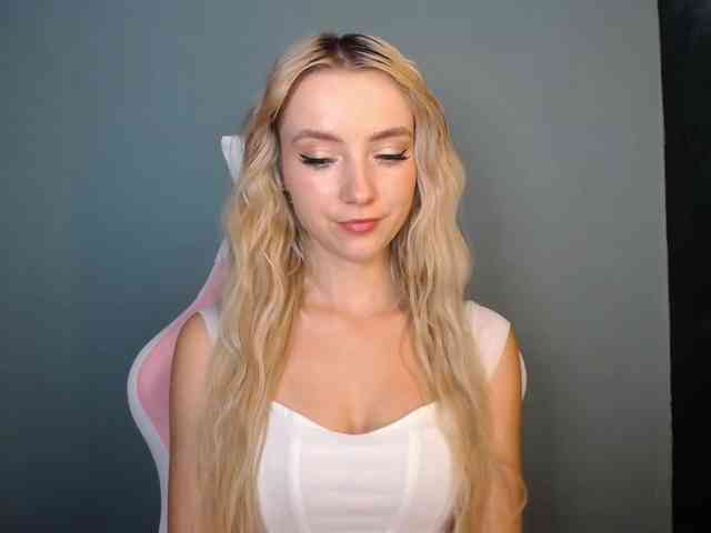 LuciaGlow webcam