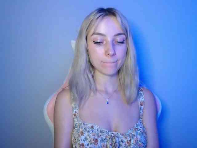 LuciaGlow webcam