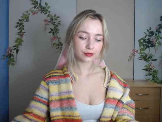 LuciaGlow webcam