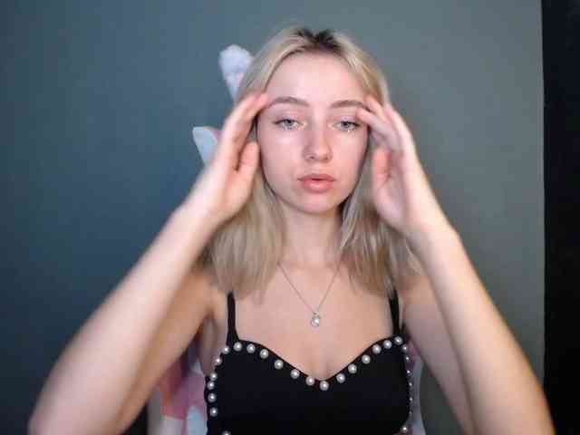 LuciaGlow webcam