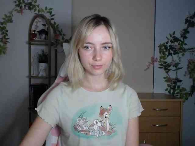 LuciaGlow webcam
