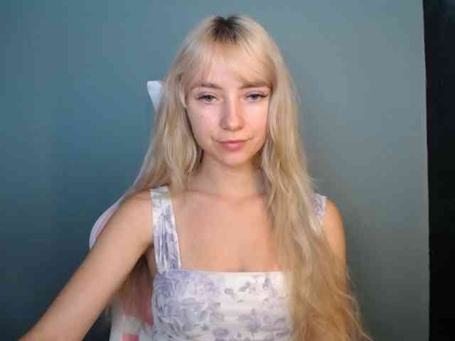 LuciaGlow webcam