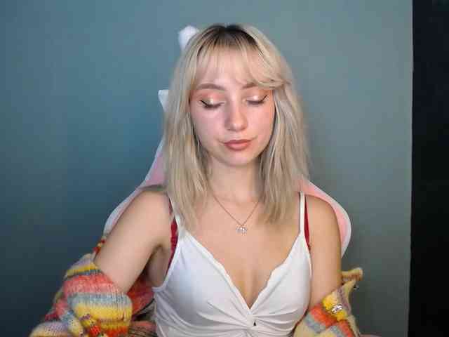 LuciaGlow webcam