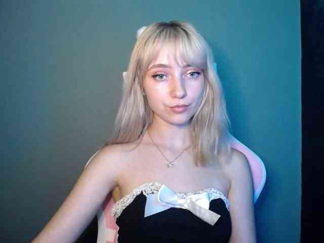 LuciaGlow webcam