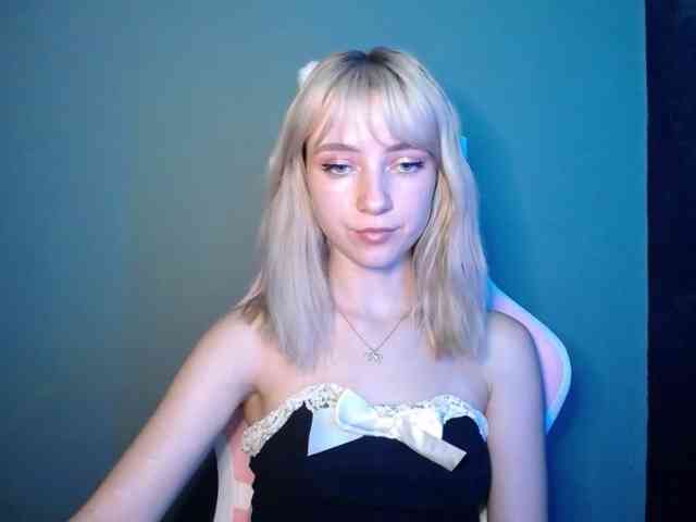 LuciaGlow webcam