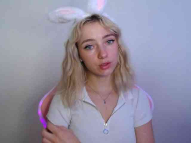 LuciaGlow webcam