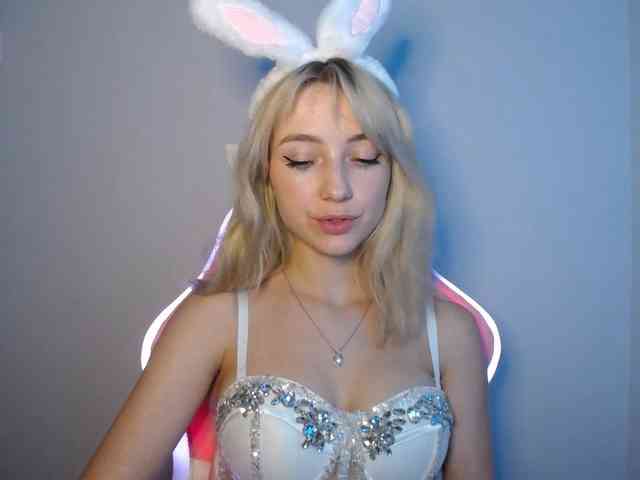 LuciaGlow webcam