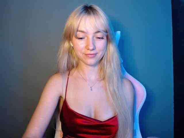 LuciaGlow webcam
